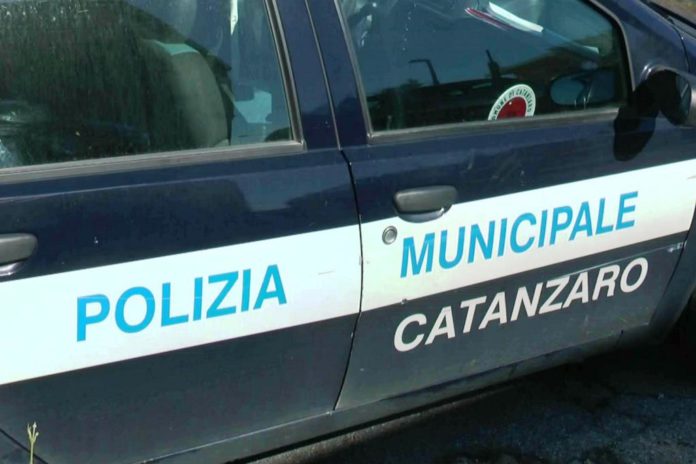 Polizia Municipale Catanzaro, divieto di sosta per la celebrazione dell'anniversario dell'arma dei Carabinieri