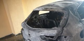 Incendio auto, foto pagin facebook attivista Enzo Infantino