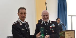 a Catanzaro il Gen.C.A. Riccardo Galletta consegna la medaglia d'oro Mauriziana a 34 Carabinieri