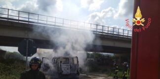 incendio autofurgone Lamezia, Vigili del Fuoco Catanzaro