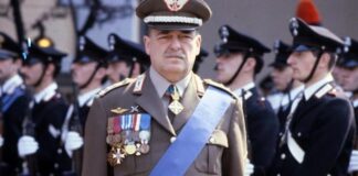 Il generale Carlo Alberto Dalla Chiesa - Ansa