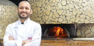 Ciro Di Maio nella sua pizzeria 'San Ciro' (fonte Leggo.it)