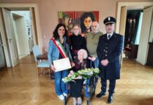Nonna Carolina Miraglia, 107 anni, gli auguri della sindaca di San Giovanni in Fiore Rosaria Succurro