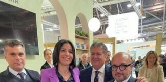 Lo stand della regione Calabria al Salone del libro a Torino