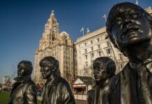 Scarafaggi, Beatles, monumento