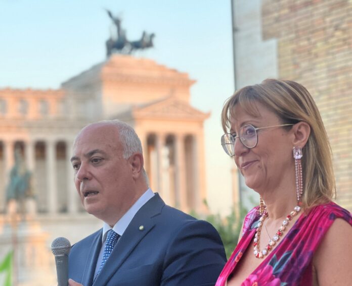 Klaus Algieri ed Erminia Giorno, Segretario Generale della Camera di commercio di Cosenza