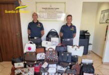 900 prodotti contraffatti sequestrati