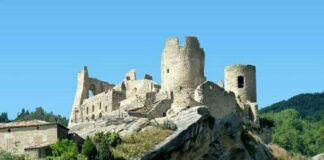 castello medievale a Cleto