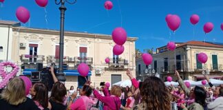 Palmi, “Prevenzione in Movimento”: piazza Primo Maggio si tinge di rosa Palmi, “Prevenzione in Movimento”: piazza Primo Maggio si tinge di rosa